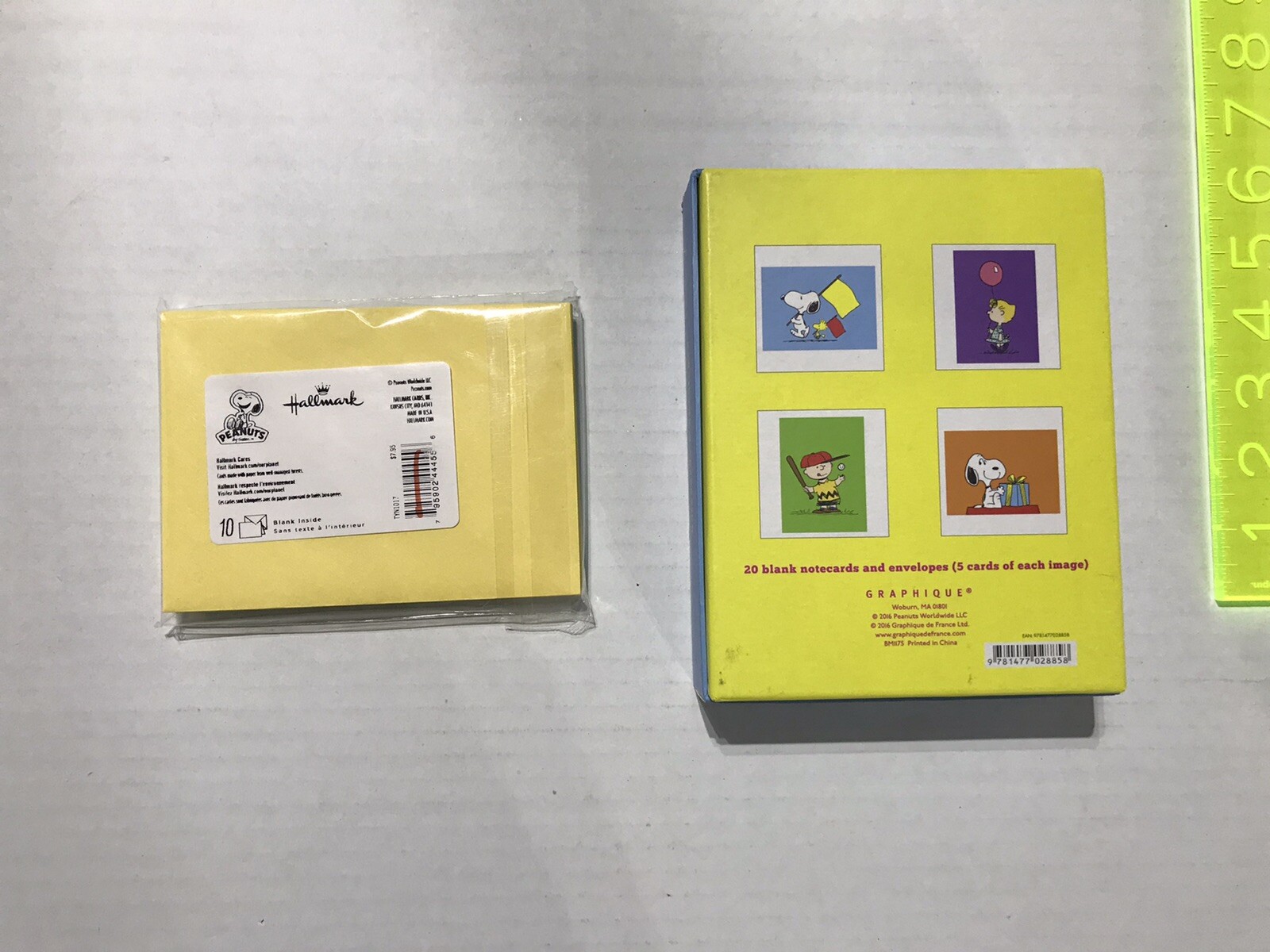 Peanuts Graphique 20 Blank Notecards & Envelopes 5 cards of each image – W Bonus