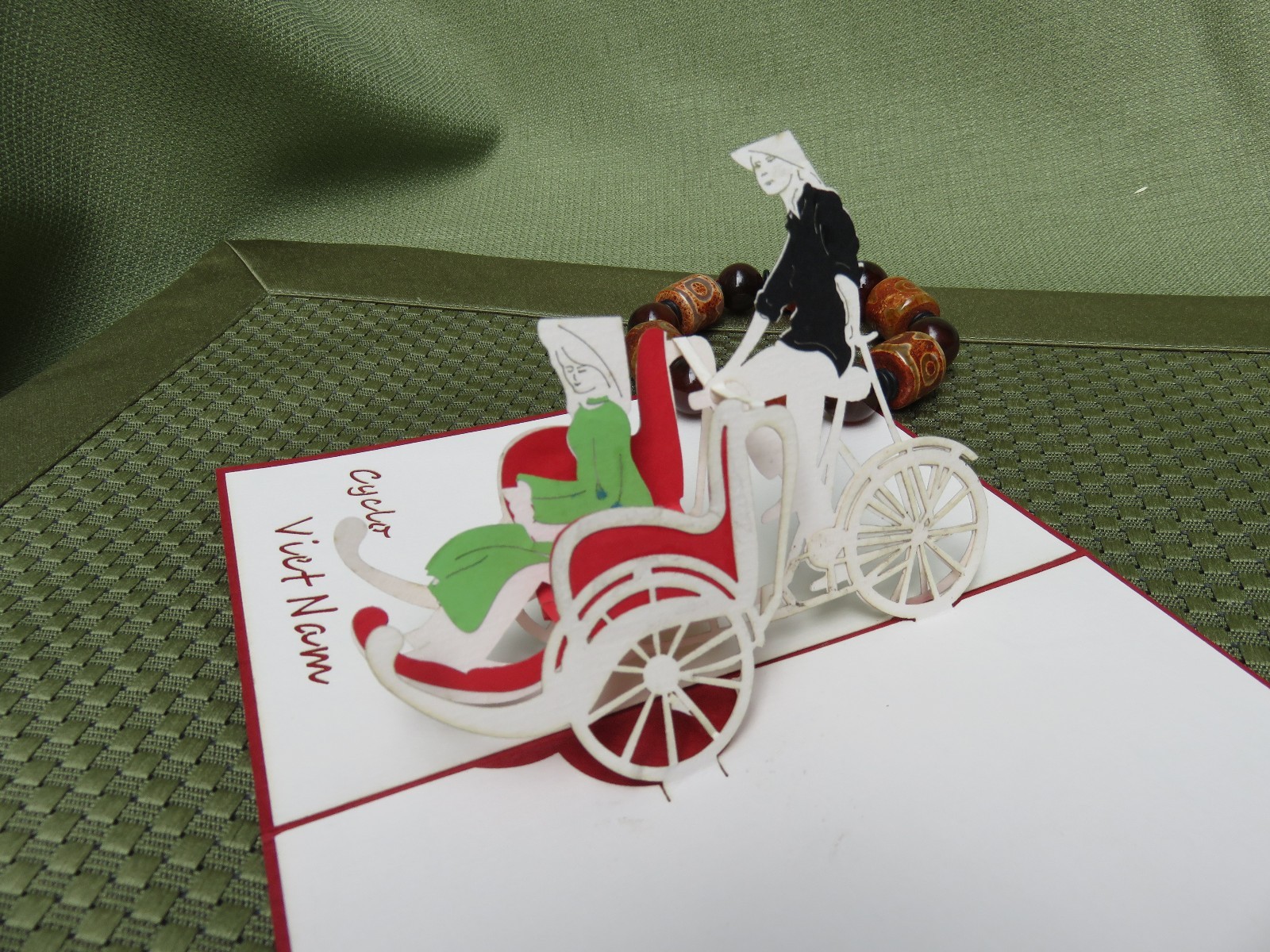 UNIQUE ART 3 DIMENSIONAL POP UP PAPER CUT ALL OCCASION GREETING CARD VIETNAM E